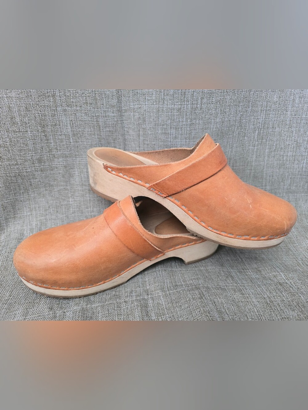 Bryr Tan Leather Clogs